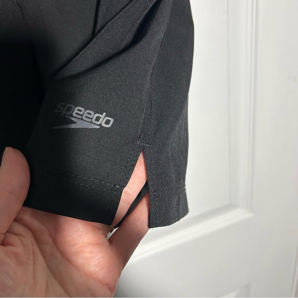 Speedo Men's Swim Trunk Tech Volley UPF 50+  Trunk Lined Size Large Black - Picture 4 of 12